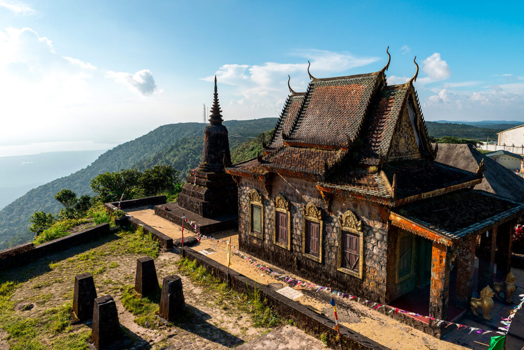 Alter Tempel auf dem Bokor Hill